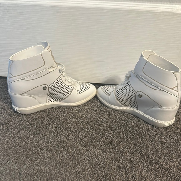 Michael Kors White High-Top Sneakers with Leather Upper and Perforated Toe - Picture 3 of 4